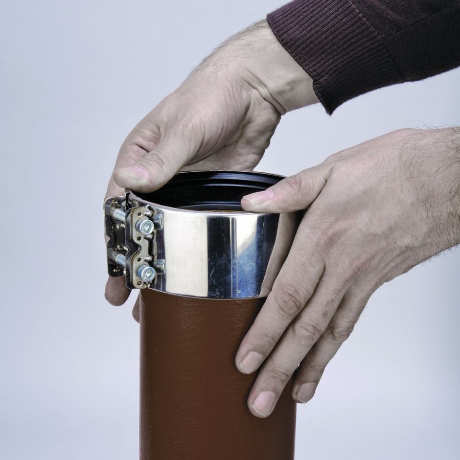 Cast Iron Underground Drain Pipe 100mm Coupling SML Harmer Drainage